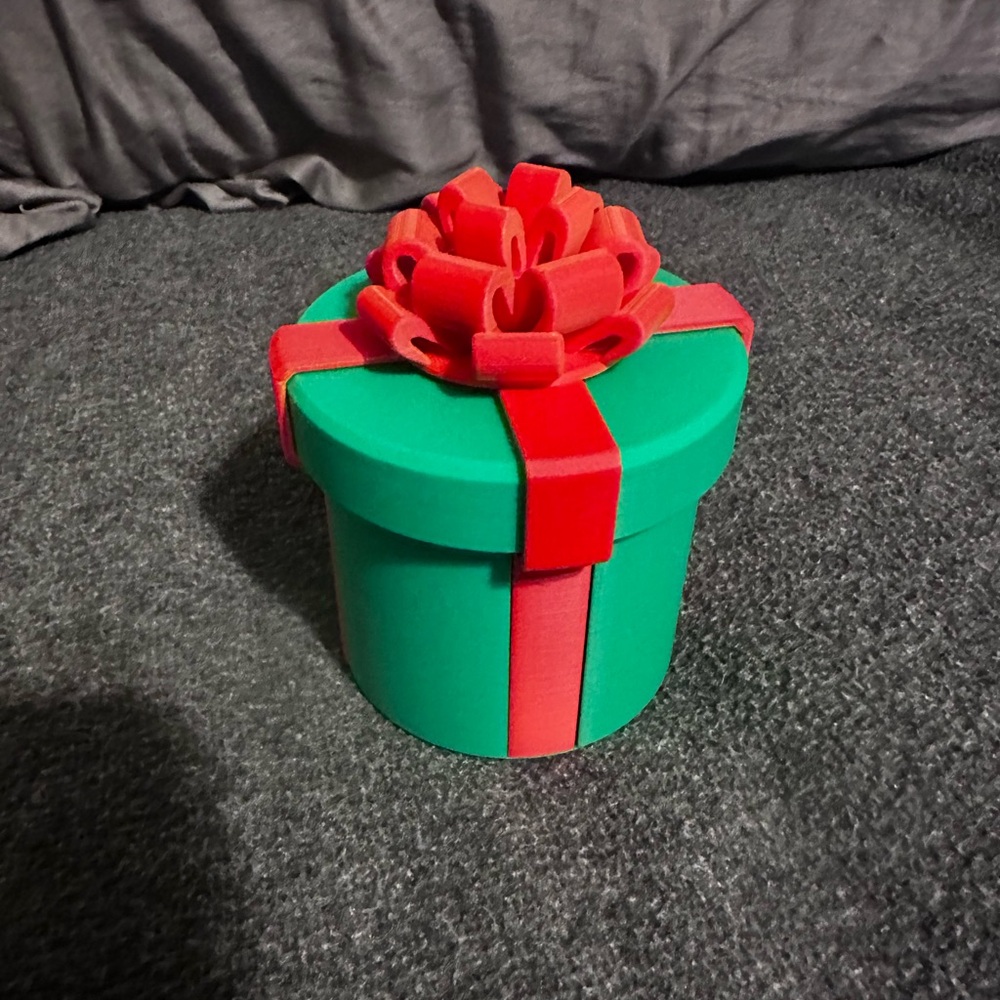 #1321 Festive Green and Red Puzzle Gift Box